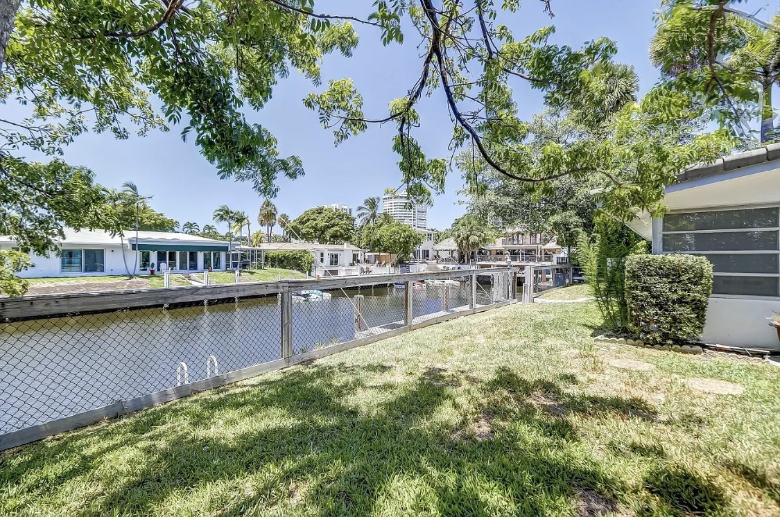 Building Photo - 2041 Coral Reef Dr