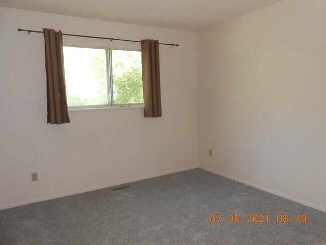 Building Photo - 418 Chukar Ct