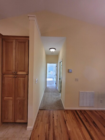 Building Photo - 97 N Coyote Springs Farm Rd