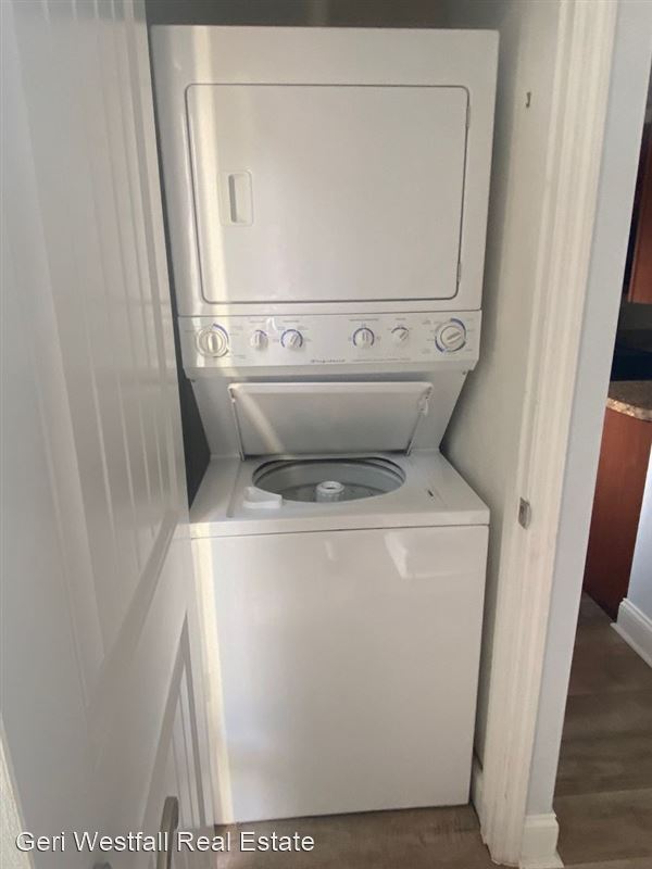 Building Photo - 65 Seton Trail