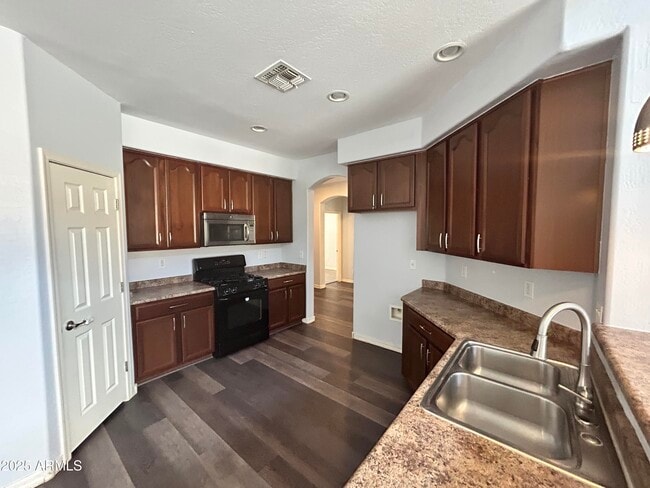 Building Photo - 4338 W Heyerdahl Dr