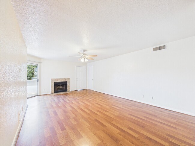 Building Photo - 9700 Leawood Blvd