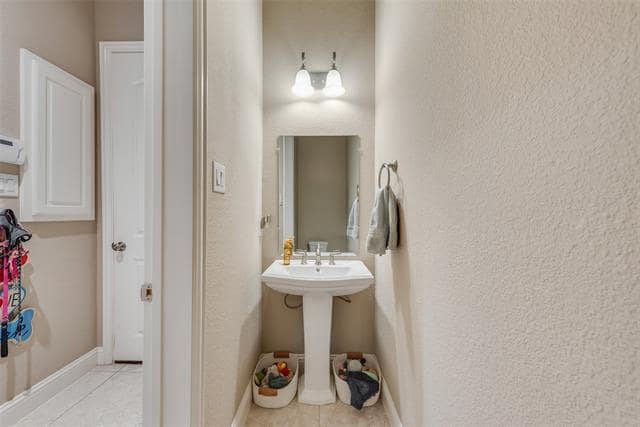 Building Photo - 818 Milton Way