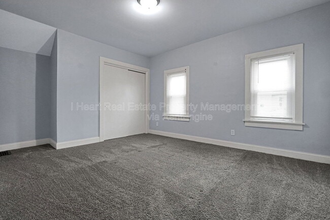 Building Photo - 914 Ellsworth Ave