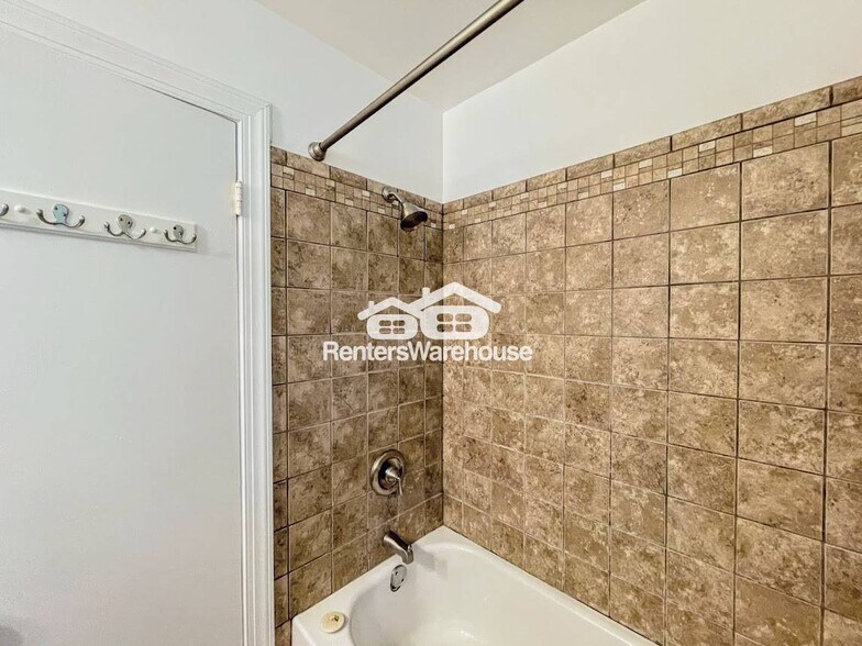 Building Photo - 3641 Nottaway St