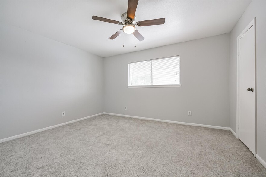 Building Photo - 1213 Lyric Ln