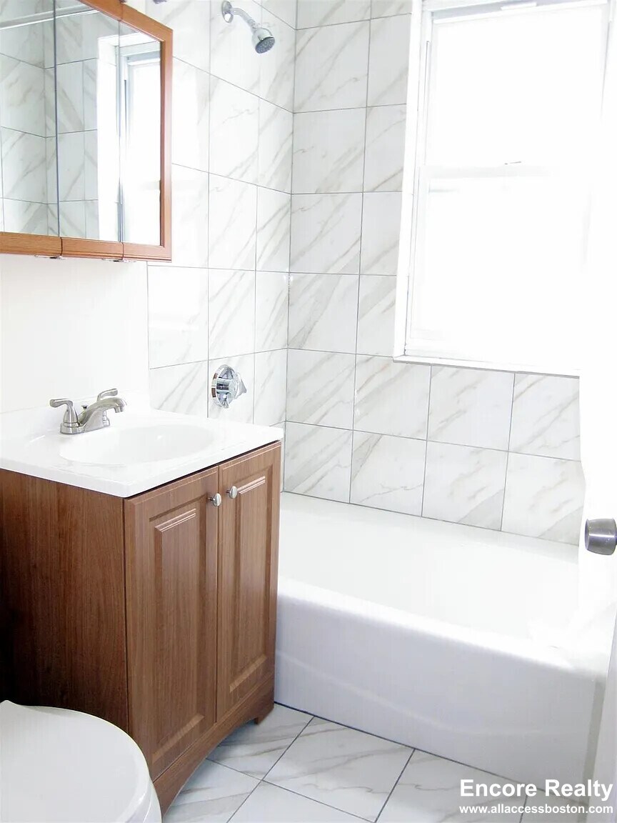 Building Photo - 155 Summer St