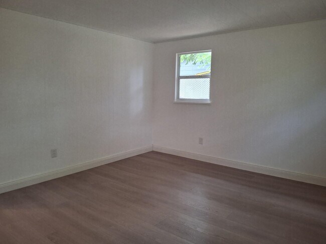 Building Photo - 103 Catalina Cir