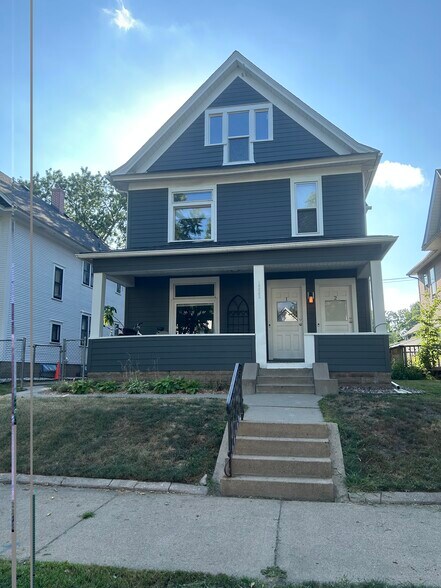 Building Photo - 1322 Adams St NE