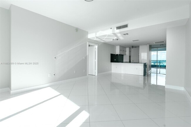 Building Photo - 900 Biscayne Blvd