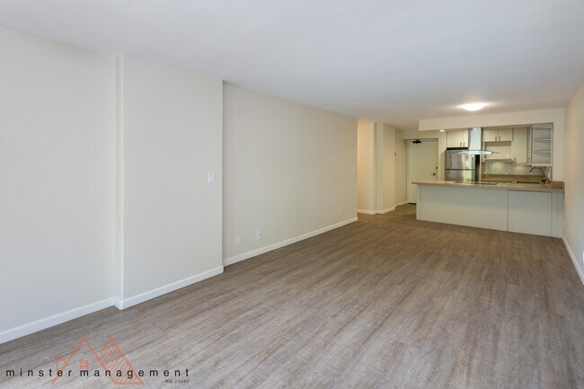 Building Photo - 3138 Waialae Ave