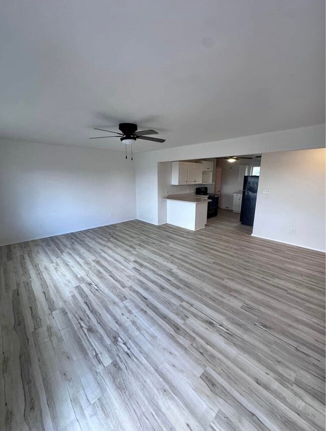 Building Photo - Spruce St Duplex