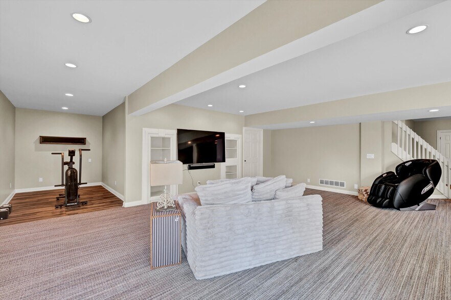 Building Photo - 2603 Locust Hill Pl