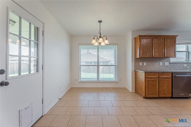 Building Photo - 3603 Salt Fork Dr