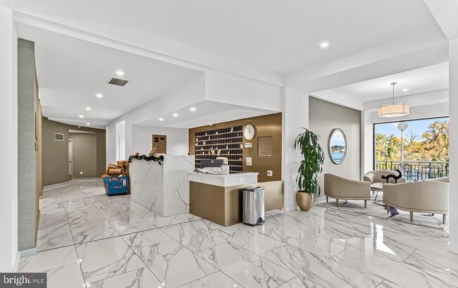 Building Photo - 501 Slaters Ln