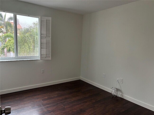 Building Photo - 6800 SW 45th Ln