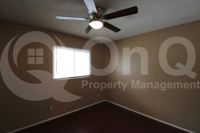 Building Photo - 6560 N 43rd Ave