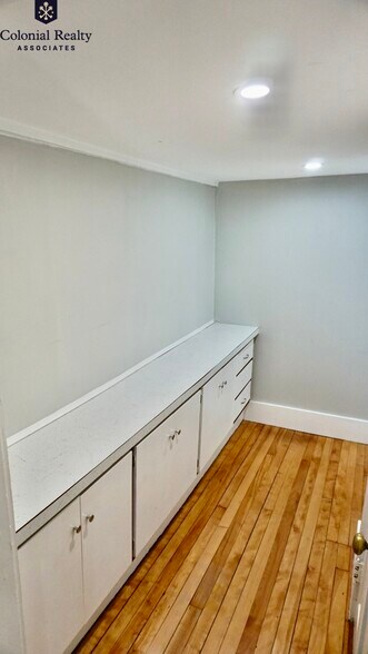 Building Photo - 153 Palfrey St