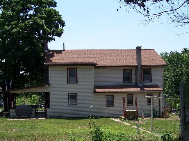 Building Photo - 305 E Water St