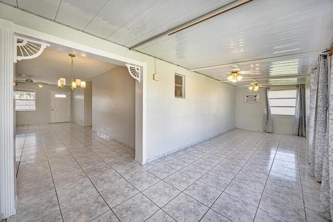 Building Photo - 2734 Ponce De Leon Blvd