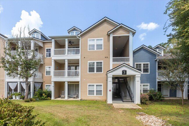 Building Photo - 2801 Chancellorsville Dr