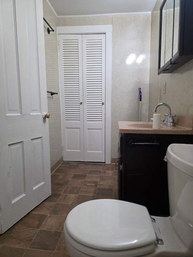 Building Photo - 711 W Water St