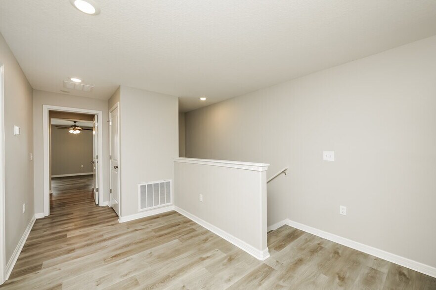 Building Photo - 12926 Utopia Gardens Way