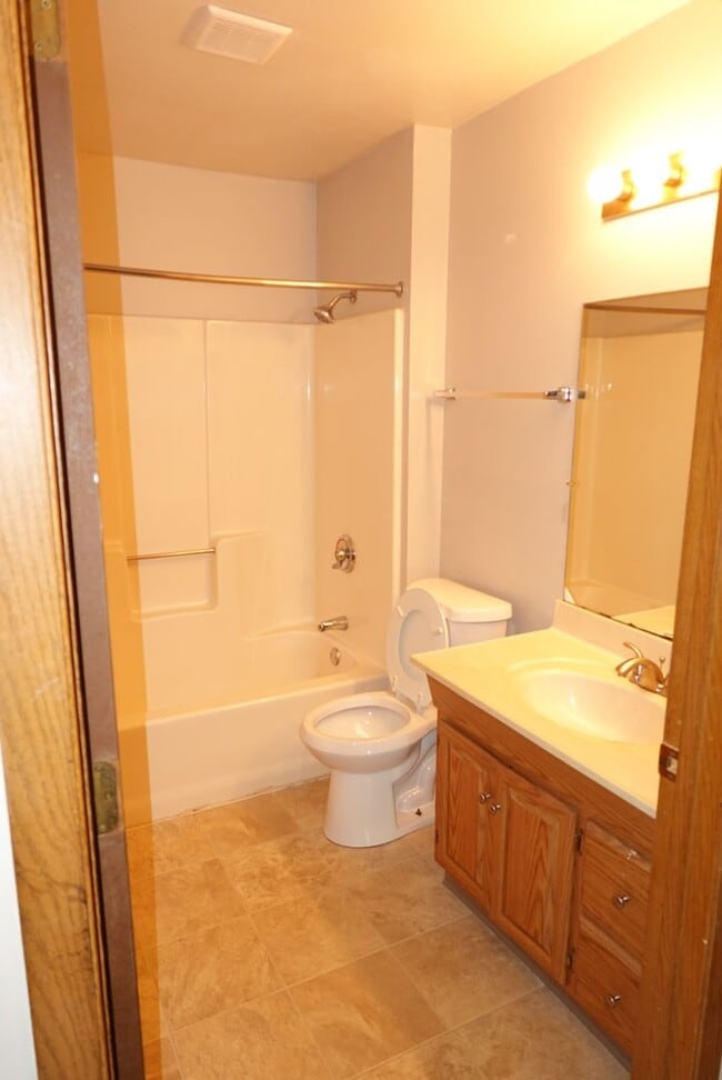 Building Photo - 1/2 OFF FIRST MONTHS RENT SPECIAL!