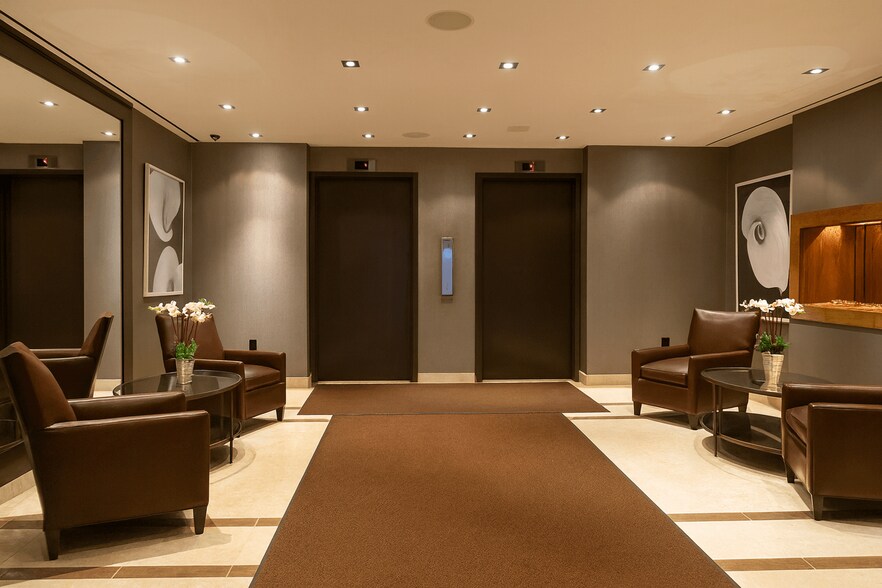 Building Photo - 360 E 65th St