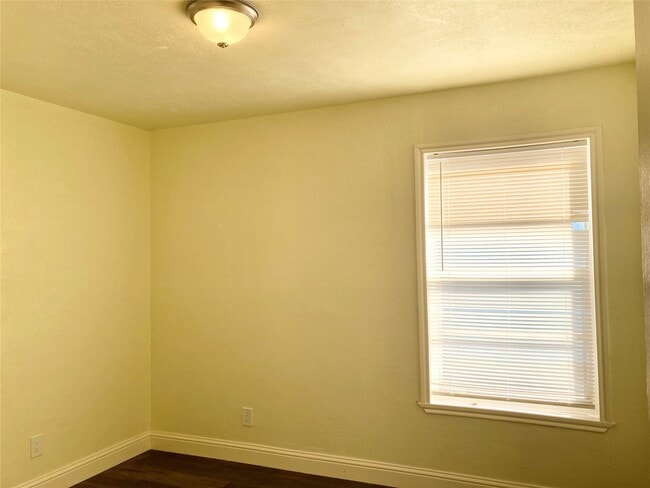 Building Photo - 10124 Homestead Rd