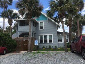 Building Photo - Beautiful 2/2 2nd floor unit for rent on 2...