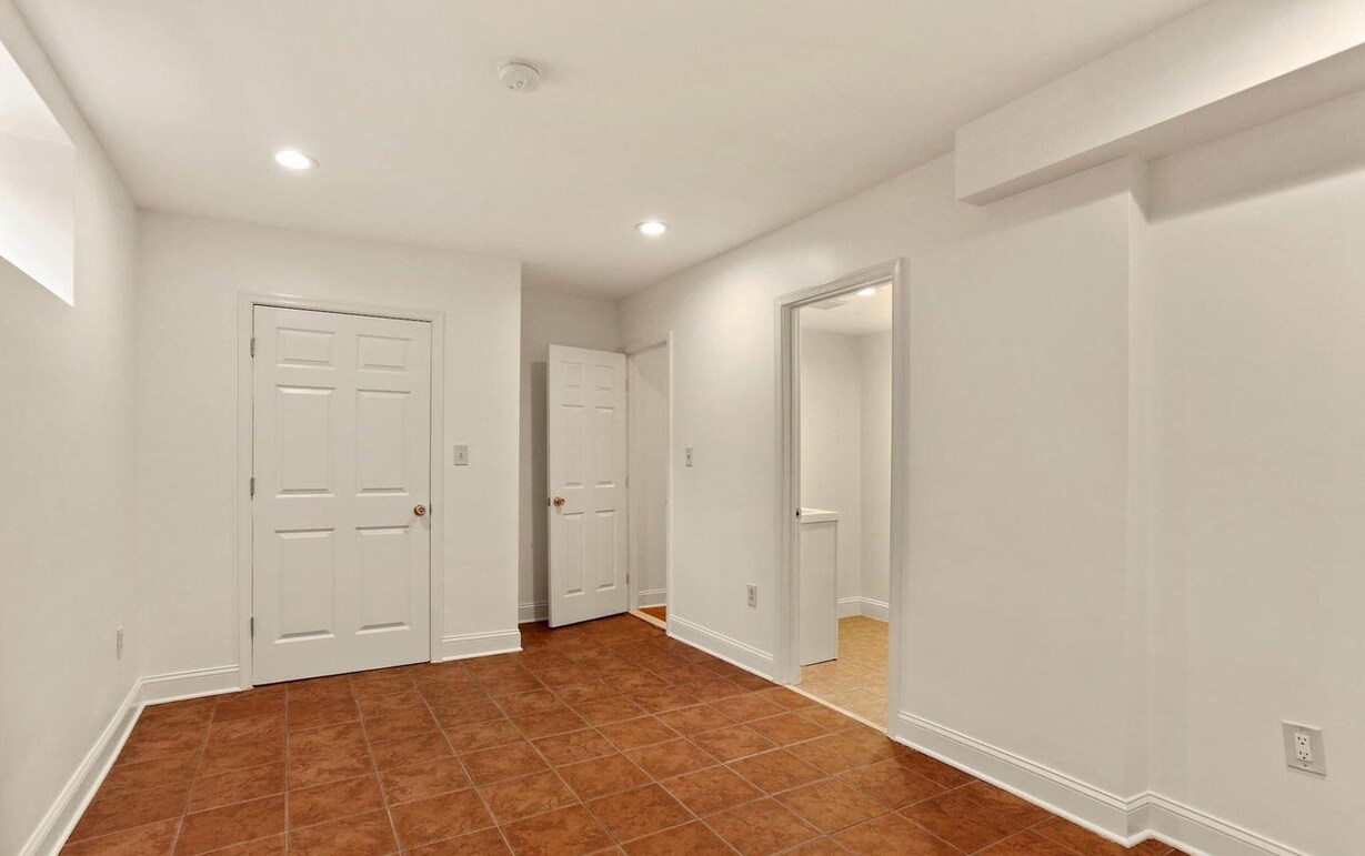 Downstairs bed - 650 Newton Pl NW