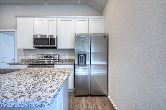 Building Photo - 11779 White Cedar St