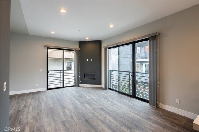 Building Photo - 330 Salem St