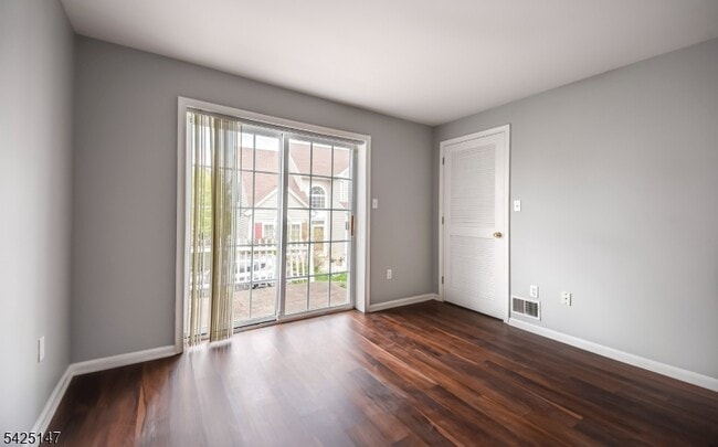 Building Photo - 227 Winding Hill Dr