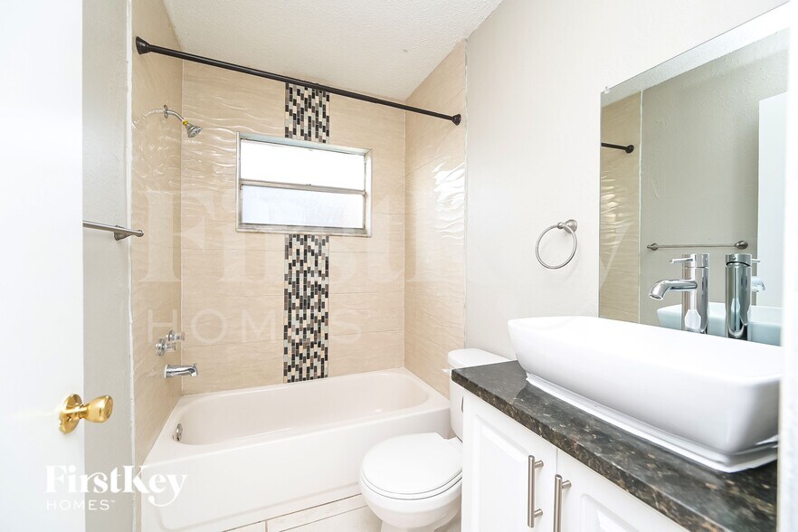 Building Photo - 2503 Mary Sue St