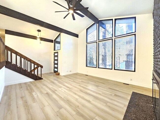 Building Photo - $2,995 - 5 Bed / 3 Bath Beautiful Home in ...