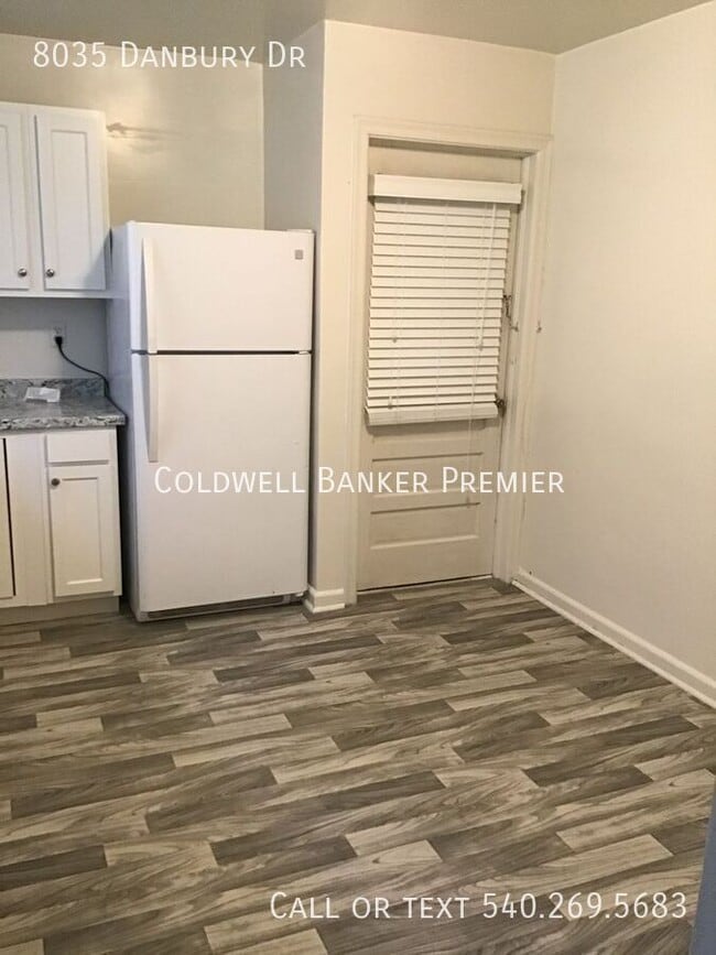 Building Photo - 8035 Danbury Dr