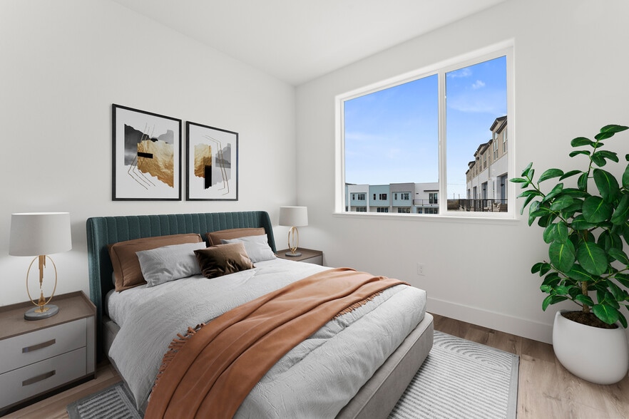 Building Photo - 1375 California Cir