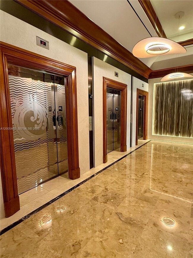 Building Photo - 16500 Collins Ave