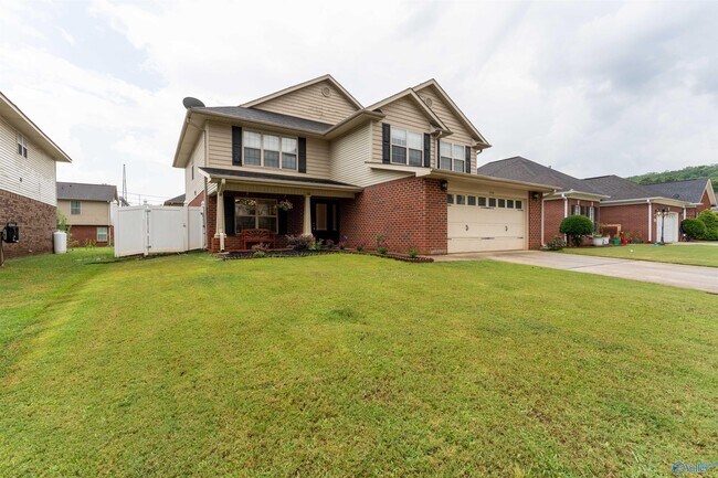 Building Photo - 2524 Oak Pl Dr SE