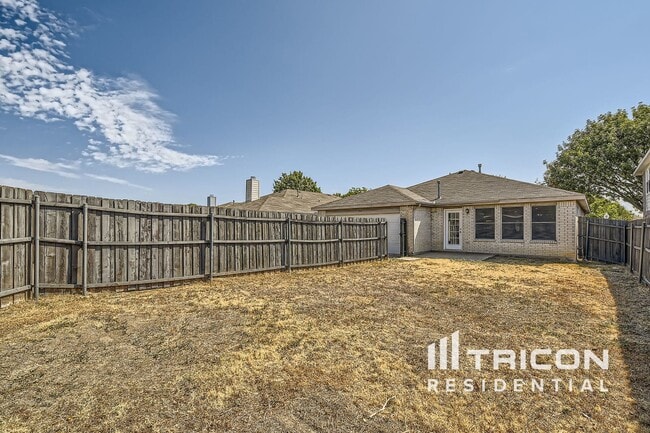 Building Photo - 2949 Monticello Ln