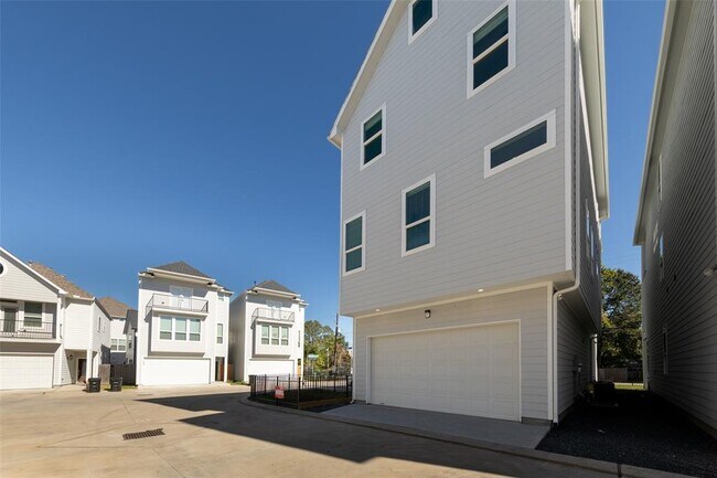 Building Photo - 1812 Palmetto Landing Dr