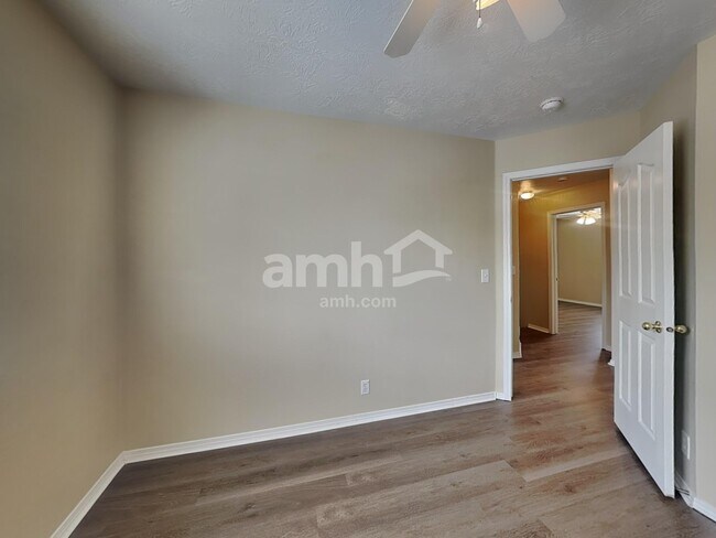 Building Photo - 1364 N El Camino Ave