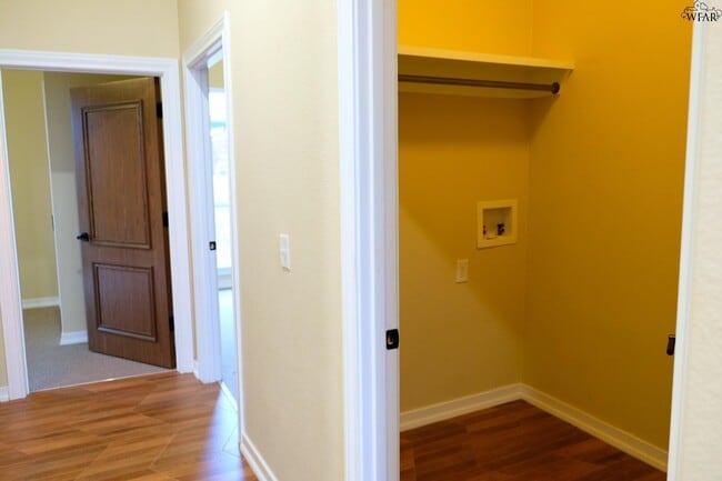 Building Photo - 20 Edwards Way