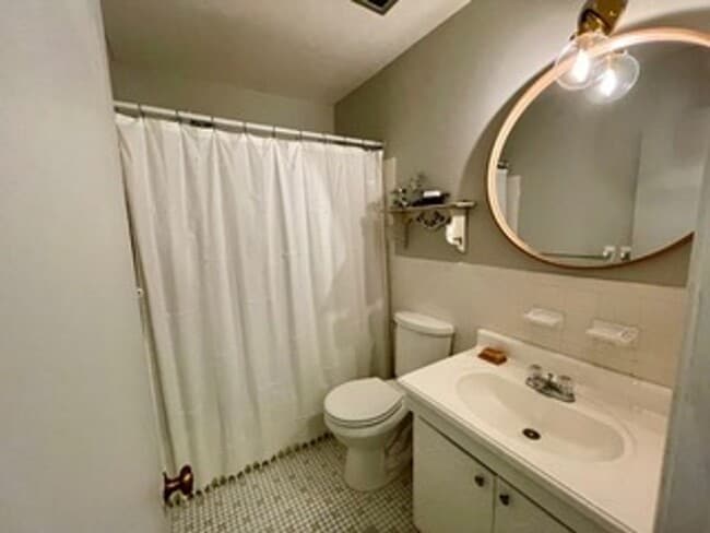 Building Photo - 3BD/2.5BA End Unit Townhouse in Hilltop Area!!