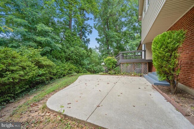 Building Photo - 9202 Wilmett Ct