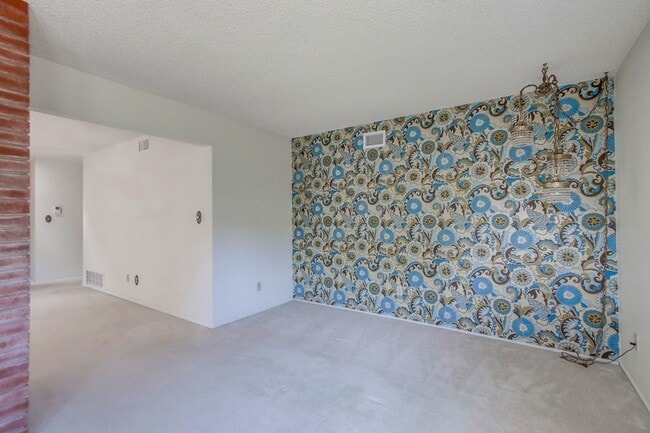 Building Photo - Charming 3 Bedroom Home in Serra Mesa