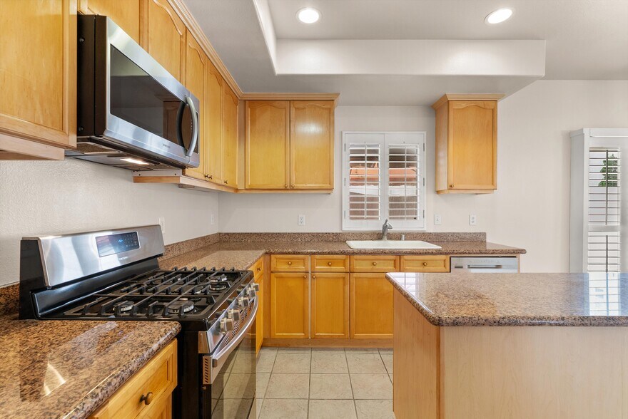 Building Photo - 15804 Crest Ln