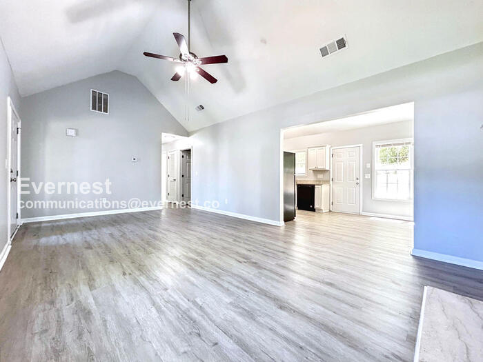 Building Photo - 1827 Belcher Pl SW